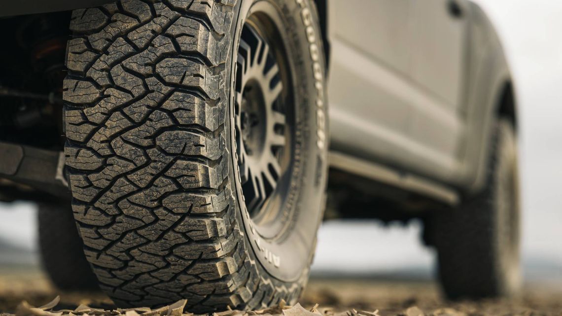 Designed to evenly distribute stress, for long and uniform wear both on and off-road.